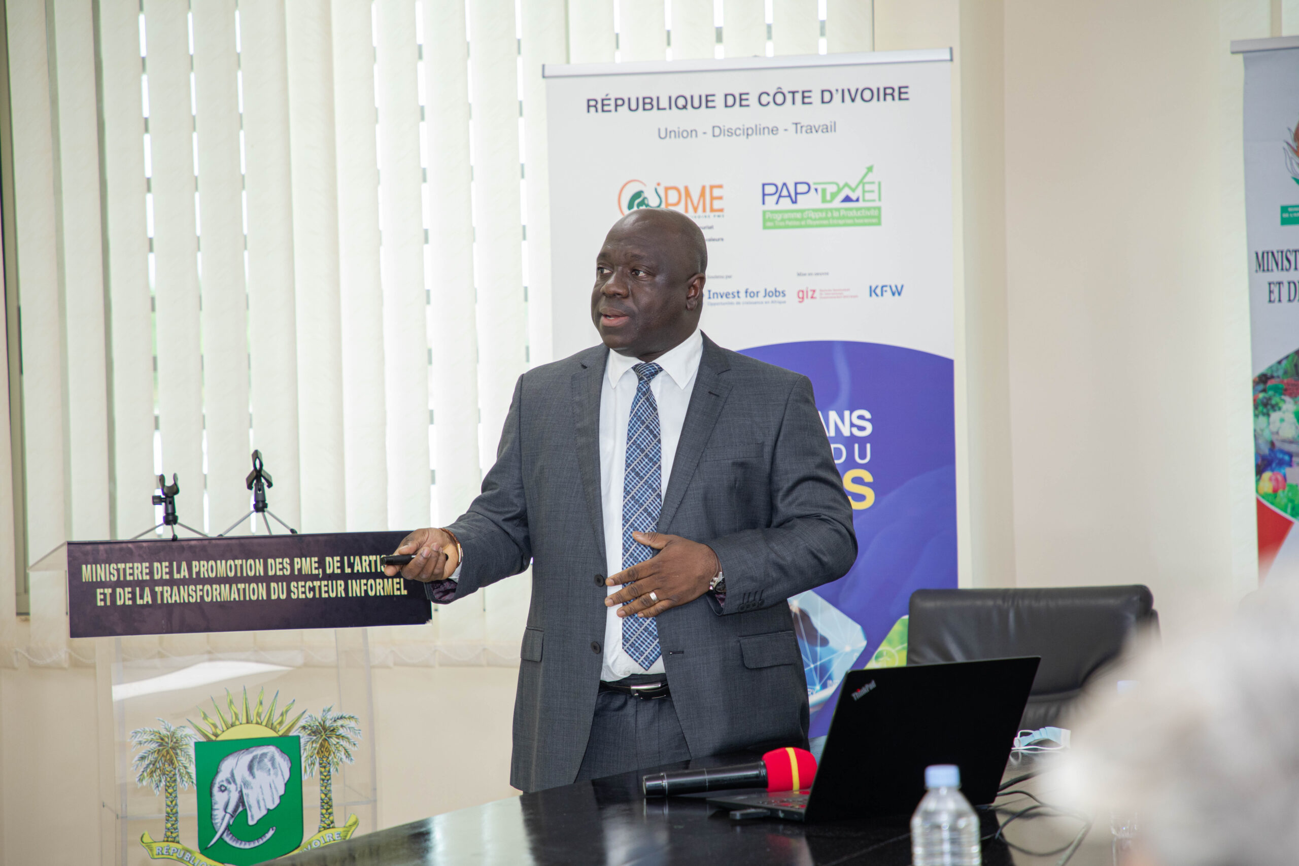 9ème édition de la CGECI ACADEMY : Le DG de l’Agence CI PME, Salimou BAMBA recommande comme stratégie, le Digital pour faire face à une crise sanitaire à moindre coût en Côte d’Ivoire